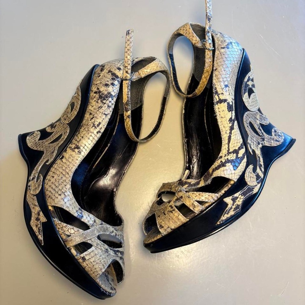 Y2K Vintage Baby Phat Snakeskin Pattern Peep Toe Wedge Platform Heels - Picture 3 of 7